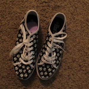 Cat-themed shoes size 10 NWT